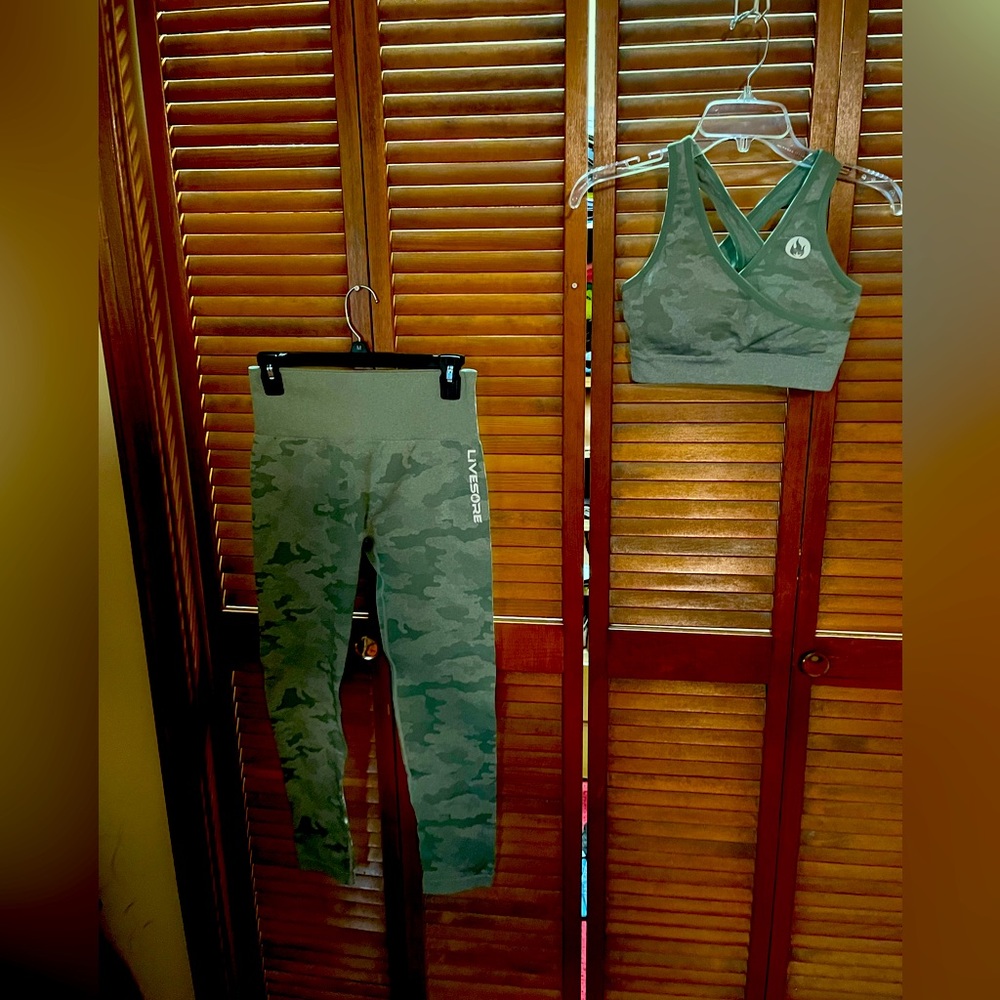 Livesore Fire workout set NWOT